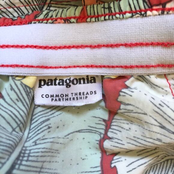 Patagonia Girls’ Baggies Shorts Flowers Leaves Pink Size 10 (M) - Picture 5 of 6